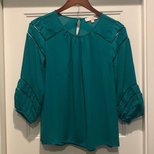 Green flowy top